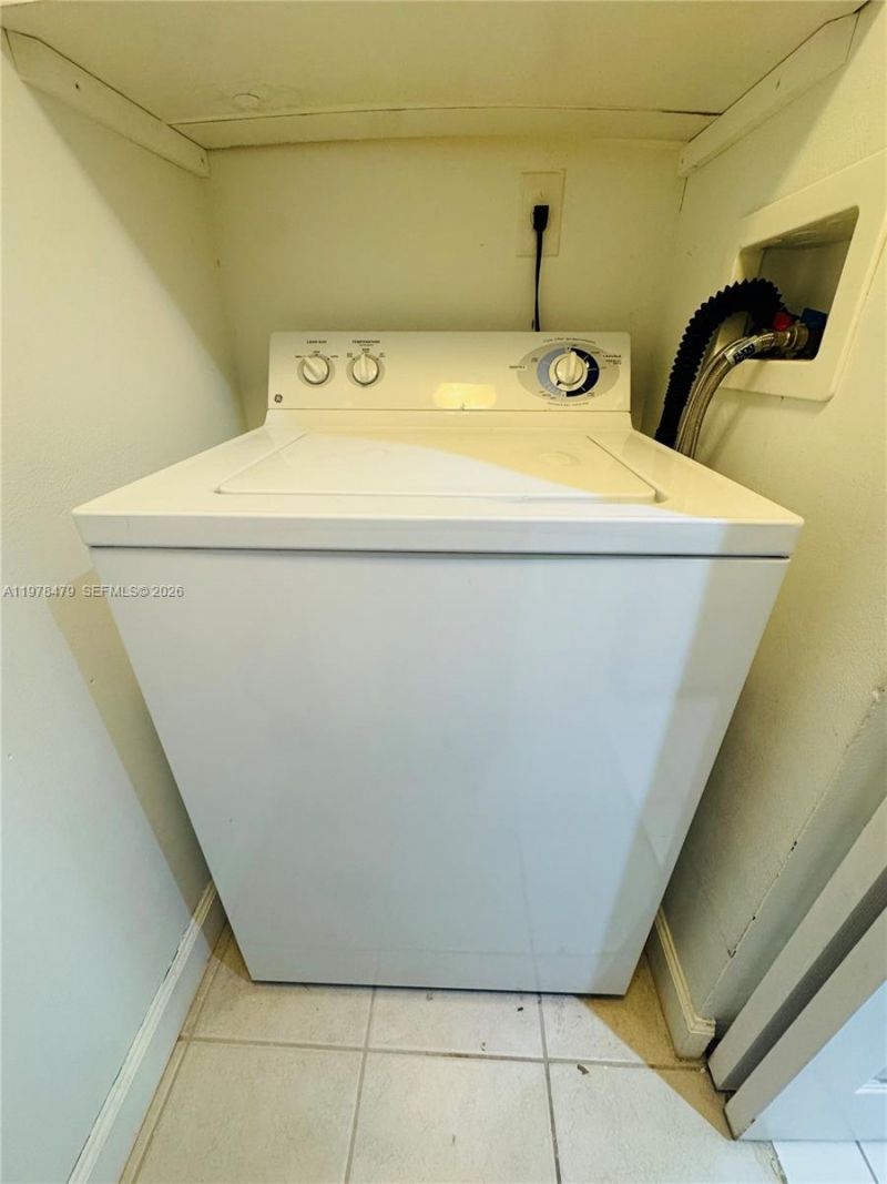 570 S Park Rd, Unit 13-6, Hollywood, FL 33021 Photo