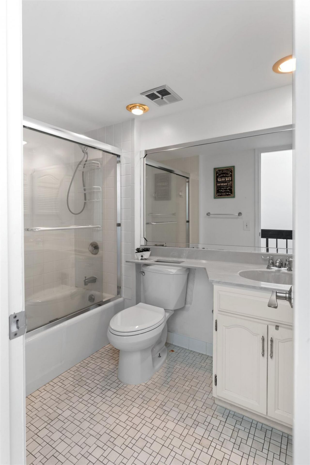 601 W Ocean Drive, Unit 105D, Key Colony, FL 33051 Photo