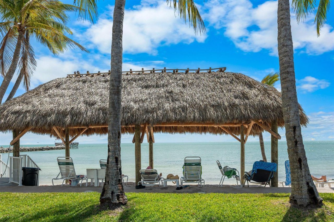 601 W Ocean Drive, Unit 105D, Key Colony, FL 33051 Photo