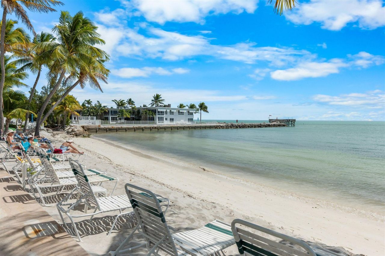 601 W Ocean Drive, Unit 105D, Key Colony, FL 33051 Photo