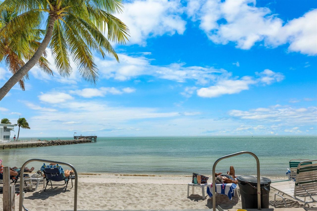 601 W Ocean Drive, Unit 105D, Key Colony, FL 33051 Photo