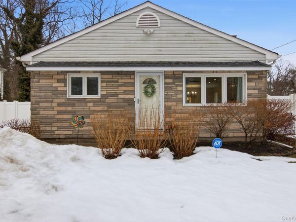 27 Great River Drive, Sound Beach, NY 11789