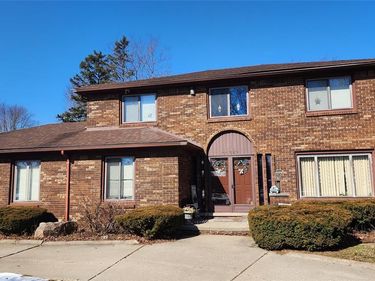 35312 Northmont Drive, Farmington Hills, MI 48331