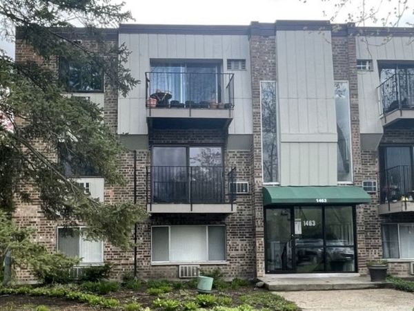 1463 N Winslowe Drive, Unit 101, Palatine, IL 60074