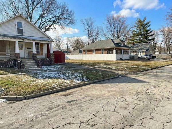 2516 Pine Avenue, Mattoon, IL 61938