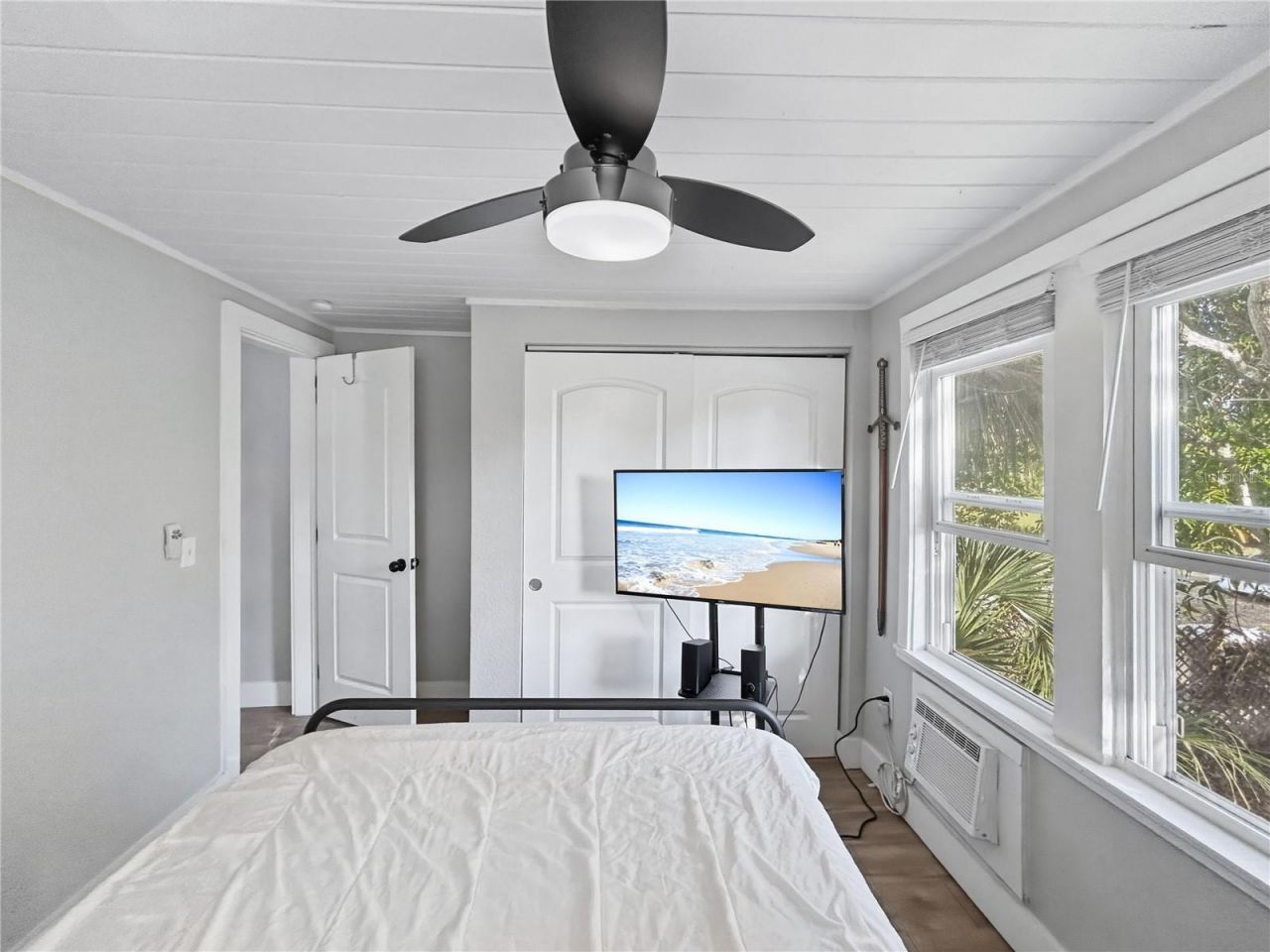 626 37th Avenue S, Saint Petersburg, FL 33705 Photo