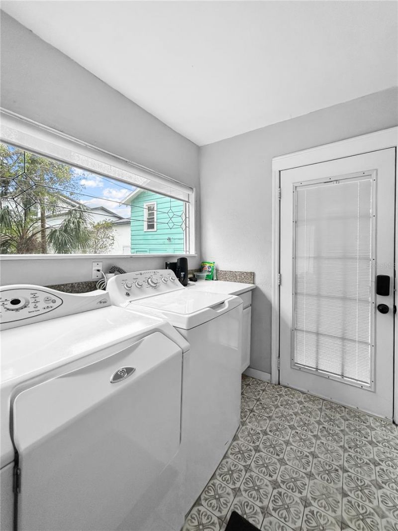 626 37th Avenue S, Saint Petersburg, FL 33705 Photo