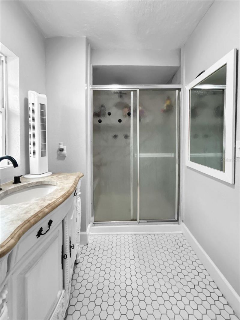 626 37th Avenue S, Saint Petersburg, FL 33705 Photo