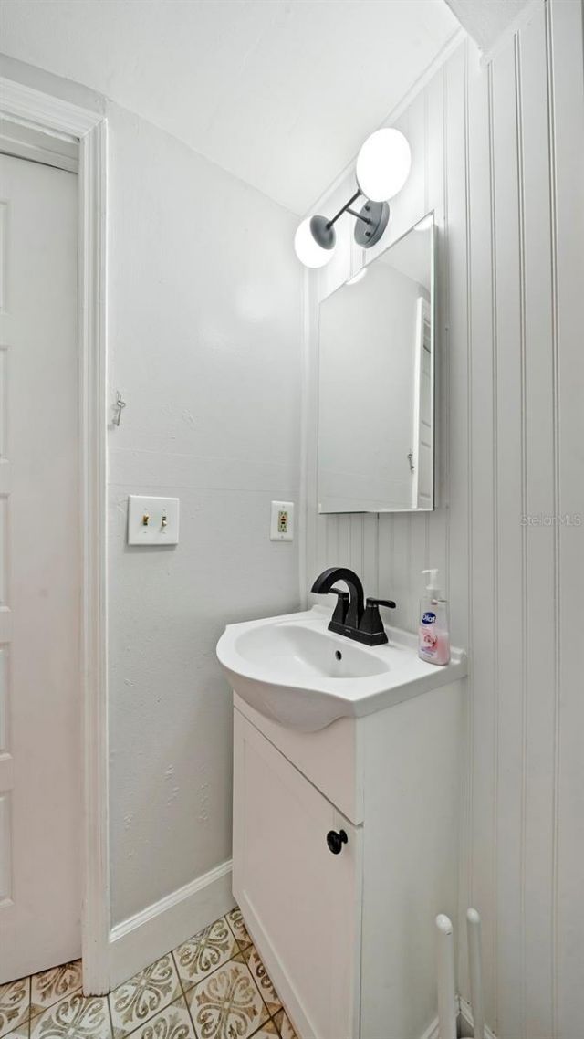 626 37th Avenue S, Saint Petersburg, FL 33705 Photo