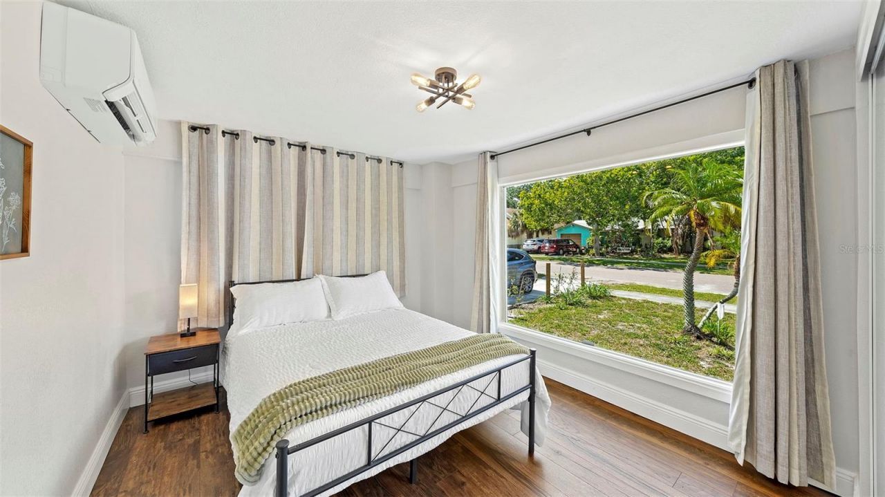 626 37th Avenue S, Saint Petersburg, FL 33705 Photo