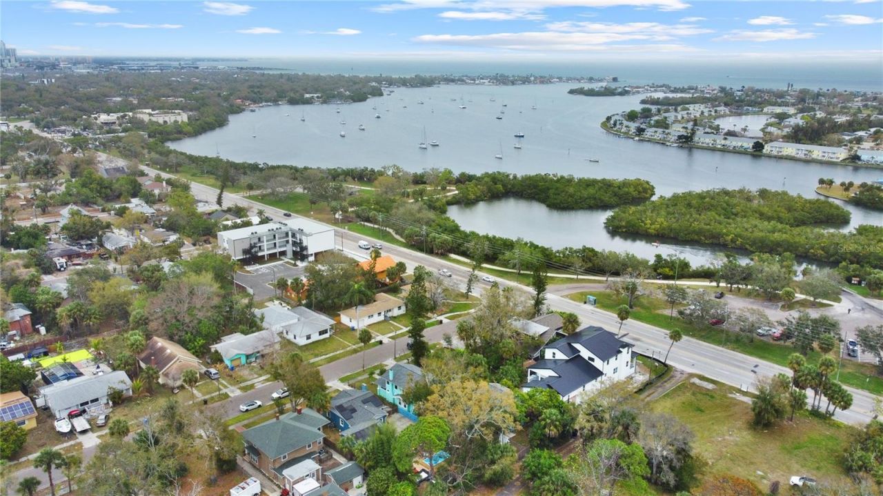 626 37th Avenue S, Saint Petersburg, FL 33705 Photo