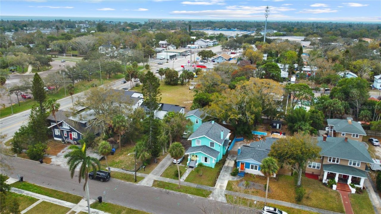 626 37th Avenue S, Saint Petersburg, FL 33705 Photo