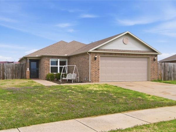 7964 Bridgegate Avenue, Springdale, AR 72762