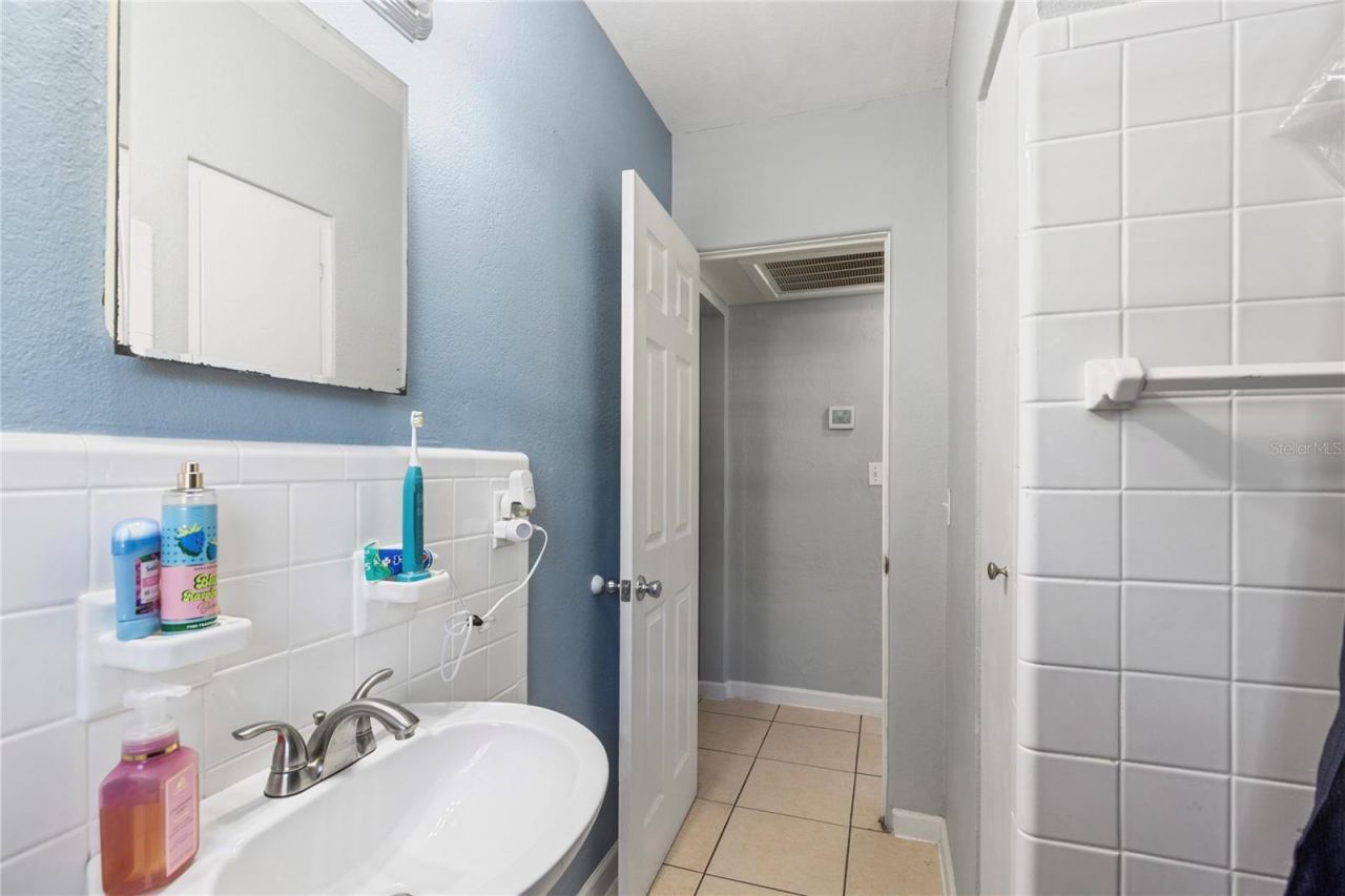 4908 Highland Street S, Saint Petersburg, FL 33705 Photo