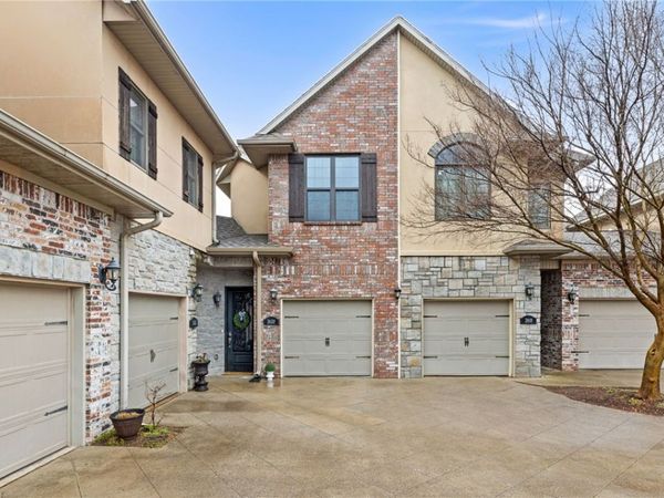 2620 S Everest Avenue, Rogers, AR 72758