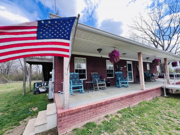 690 Monument Rd, Summertown, TN 38483