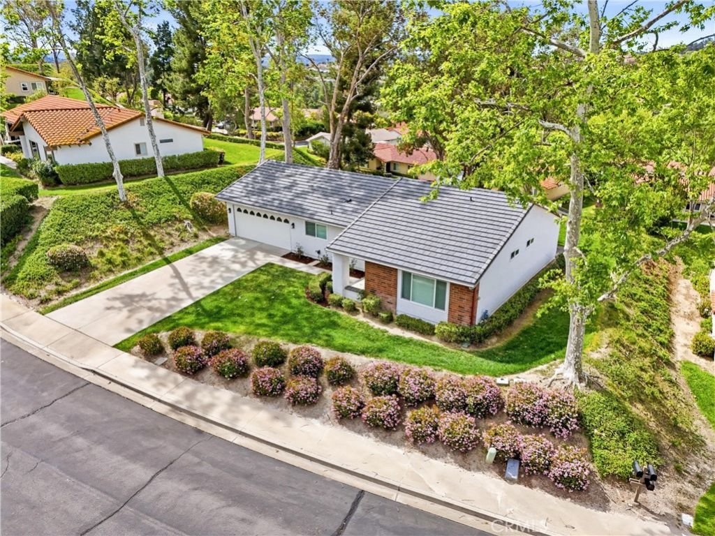 23561 Via Ventura, Mission Viejo, CA 92692 Main Photo