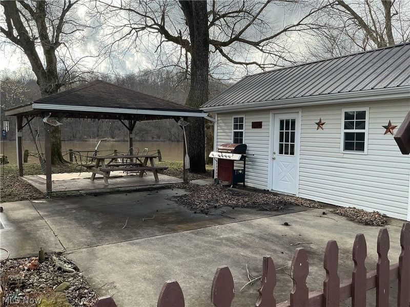 9385 N River Road, Unit 33, Dresden, OH 43821 Photo 8