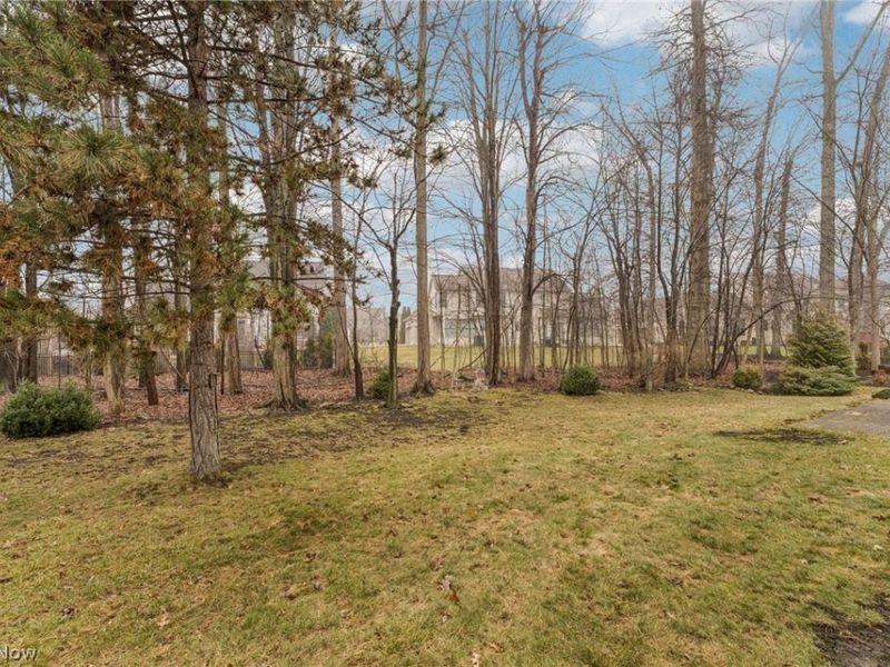 654 Brownstone Circle, Avon Lake, OH 44012 Photo 38