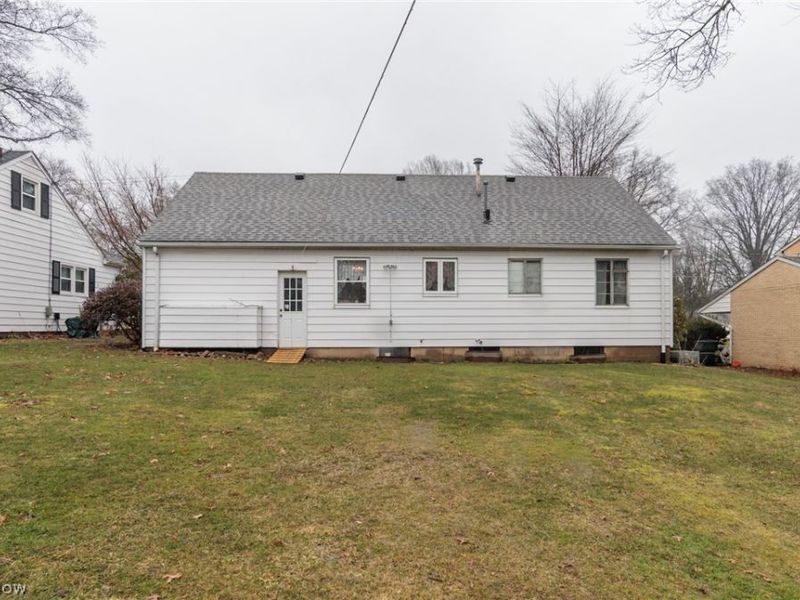 221 Franks Avenue, Wadsworth, OH 44281 Photo 3