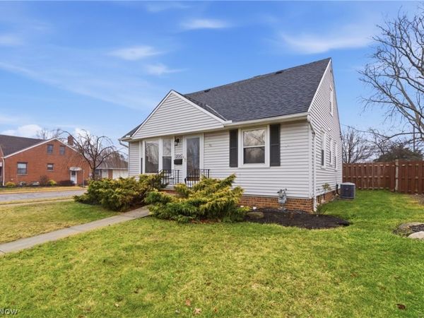 15640 Glenridge Avenue , Middleburg Heights, OH 44130