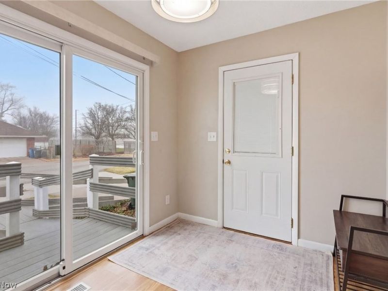 15640 Glenridge Avenue, Middleburg Heights, OH 44130 Photo 12