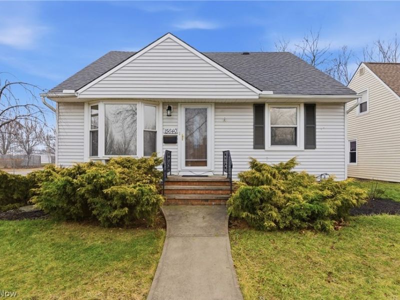 15640 Glenridge Avenue, Middleburg Heights, OH 44130 Photo 2