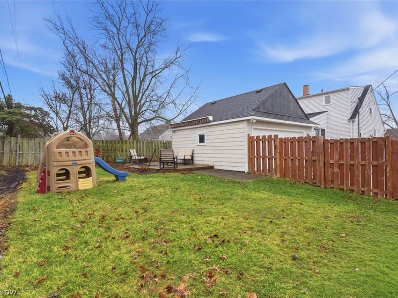 15640 Glenridge Avenue, Middleburg Heights, OH 44130 Photo 24