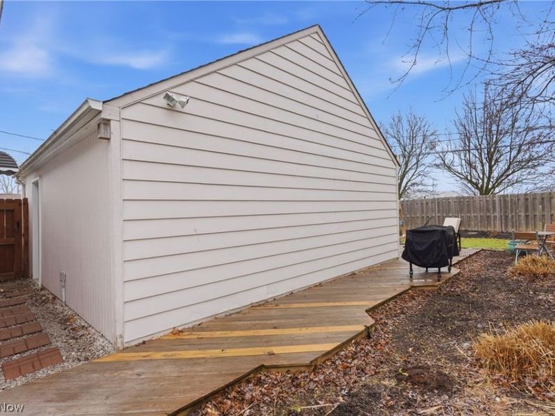 15640 Glenridge Avenue, Middleburg Heights, OH 44130 Photo 26