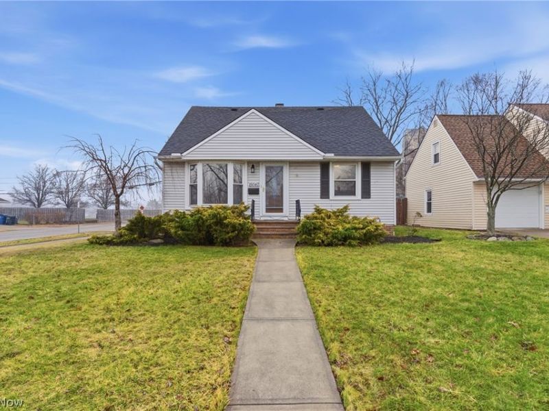 15640 Glenridge Avenue, Middleburg Heights, OH 44130 Photo 4