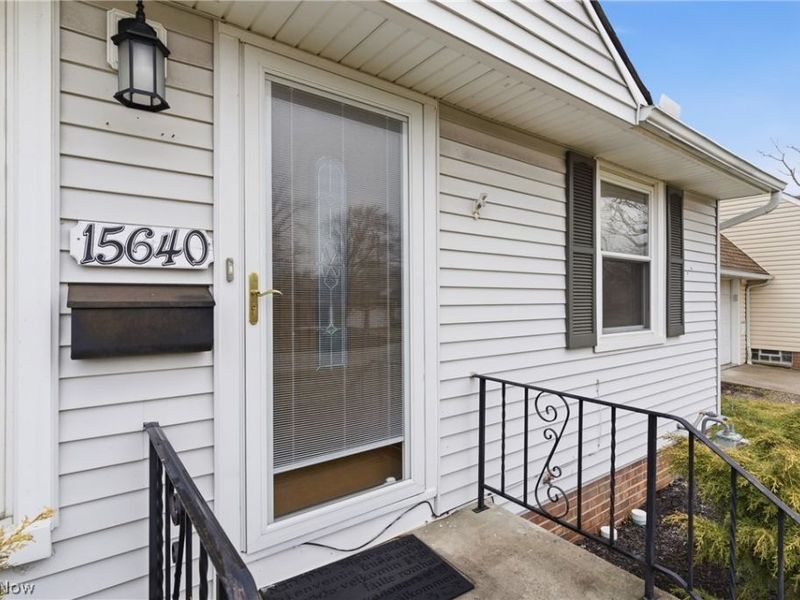 15640 Glenridge Avenue, Middleburg Heights, OH 44130 Photo 5