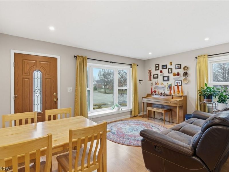 15640 Glenridge Avenue, Middleburg Heights, OH 44130 Photo 6