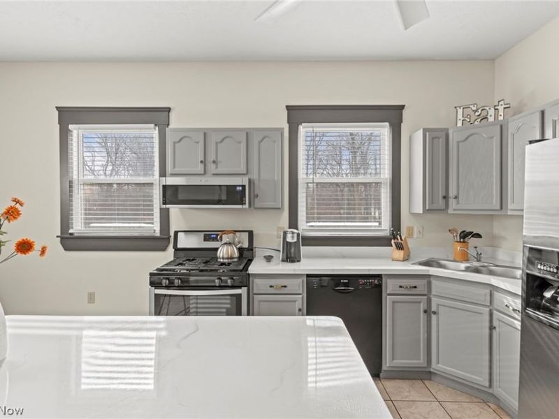 1769 E 89th Street , Cleveland, OH 44106 Photo 13