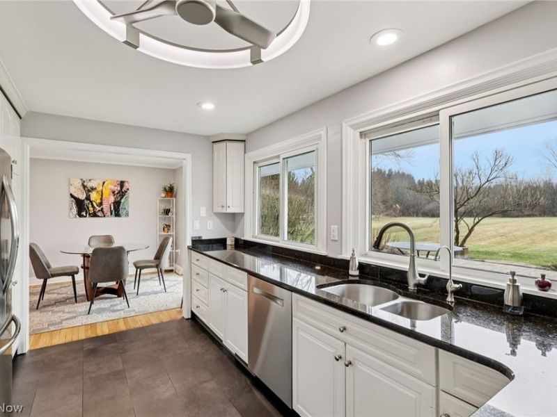 8354 Cloveridge Road, Chagrin Falls, OH 44022 Photo 13