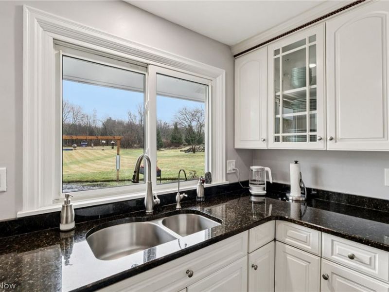 8354 Cloveridge Road, Chagrin Falls, OH 44022 Photo 14