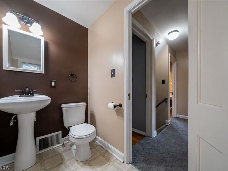 14606 Rainbow Avenue , Cleveland, OH 44111 Photo 14