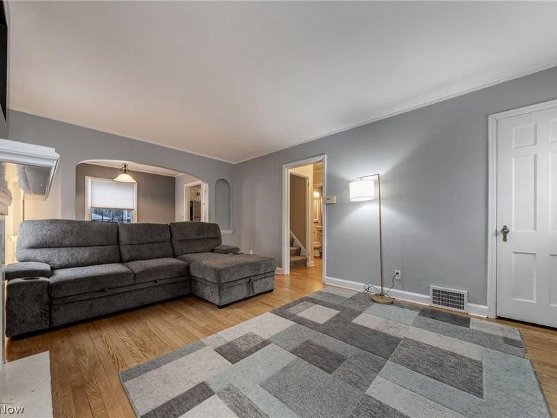 14606 Rainbow Avenue , Cleveland, OH 44111 Photo 2