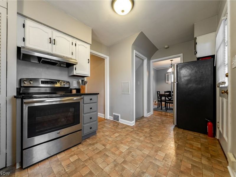 14606 Rainbow Avenue , Cleveland, OH 44111 Photo 7