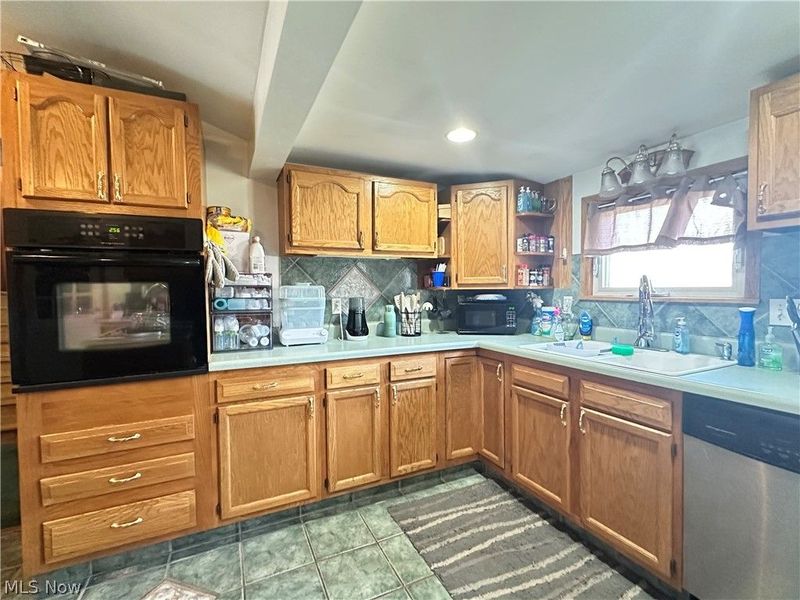 945 N 12th Street, Sebring, OH 44672 Photo 12