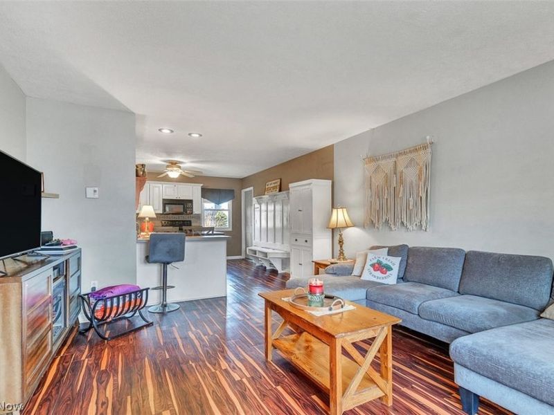 308 Loyola Drive , Elyria, OH 44035 Photo 3