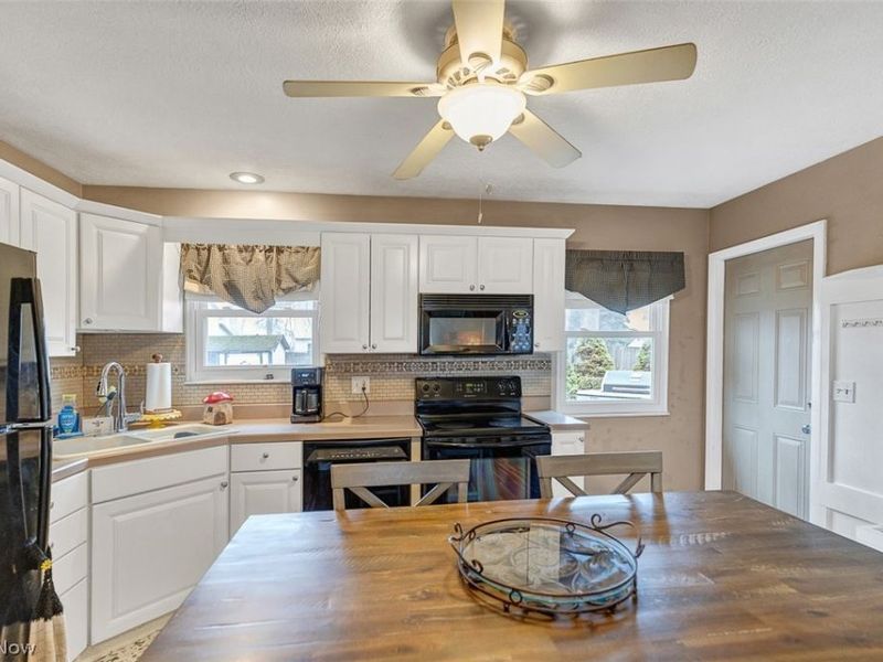 308 Loyola Drive , Elyria, OH 44035 Photo 9