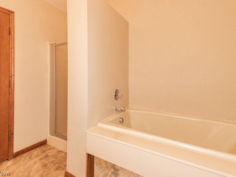 562 Meredith Lane , Cuyahoga Falls, OH 44223 Photo 25