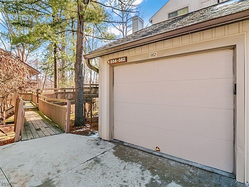 562 Meredith Lane , Cuyahoga Falls, OH 44223 Photo 30