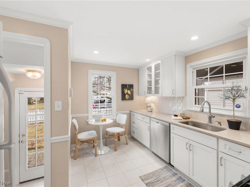 486 Oakmoor Road, Bay Village, OH 44140 Photo 12