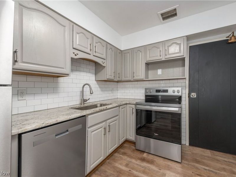 18501 Hilliard Boulevard , Unit 405, Rocky River, OH 44116 Photo 10