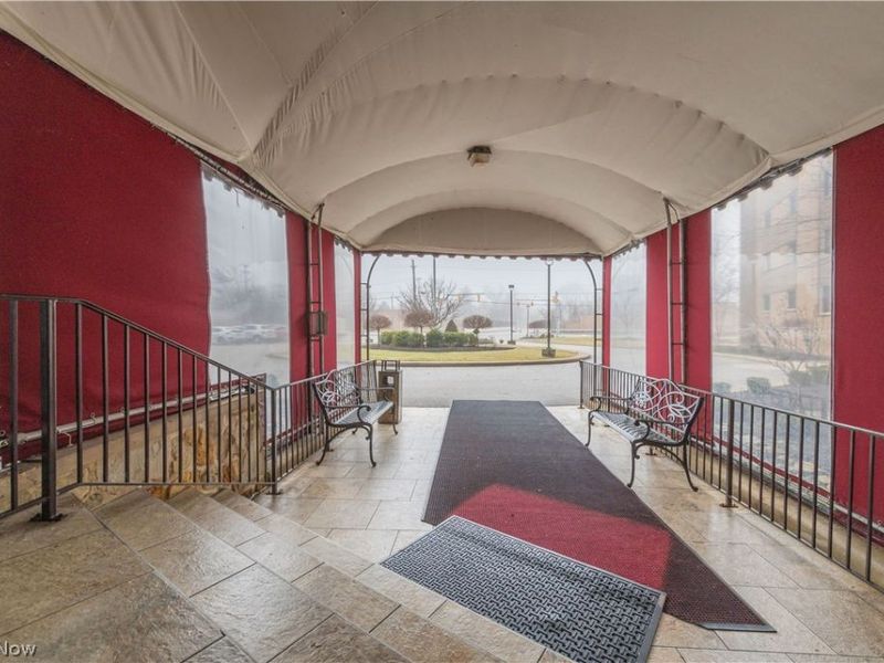 18501 Hilliard Boulevard , Unit 405, Rocky River, OH 44116 Photo 4