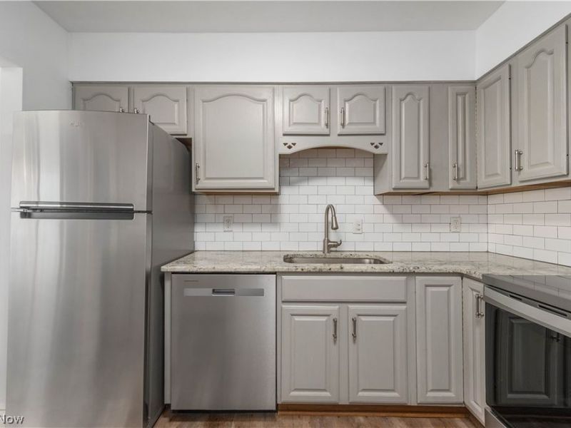 18501 Hilliard Boulevard , Unit 405, Rocky River, OH 44116 Photo 6