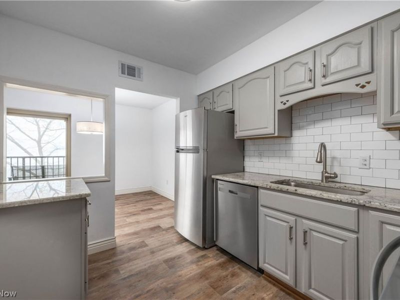 18501 Hilliard Boulevard , Unit 405, Rocky River, OH 44116 Photo 7