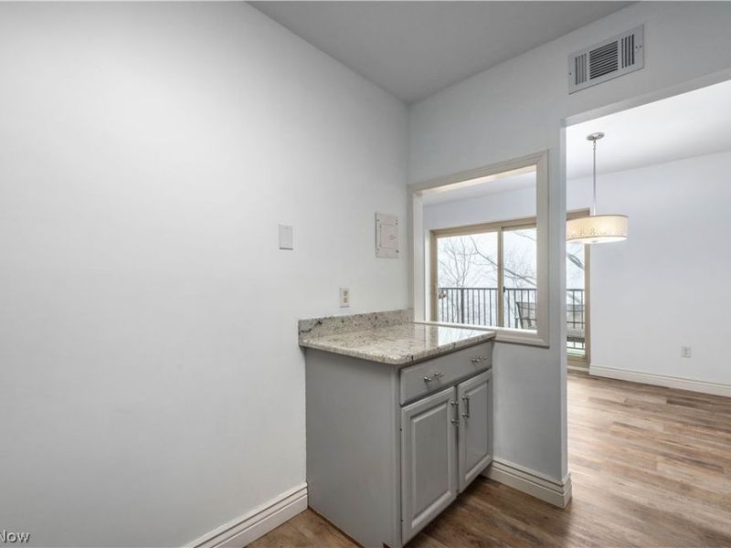 18501 Hilliard Boulevard , Unit 405, Rocky River, OH 44116 Photo 9