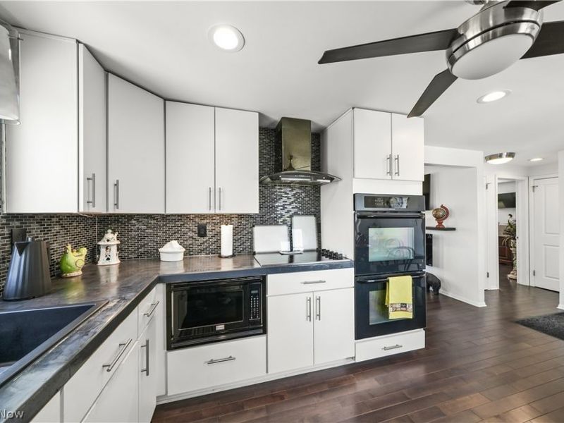 8557 Limeridge Road , Ravenna, OH 44266 Photo 9